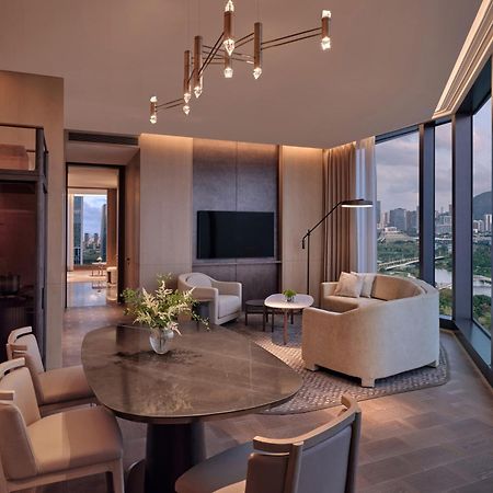 Conrad Shenzhen, The First Art Museum Hotel In Greater Bay Area With The Stunning Bay And Sunset View In The Hotel Terrace エクステリア 写真