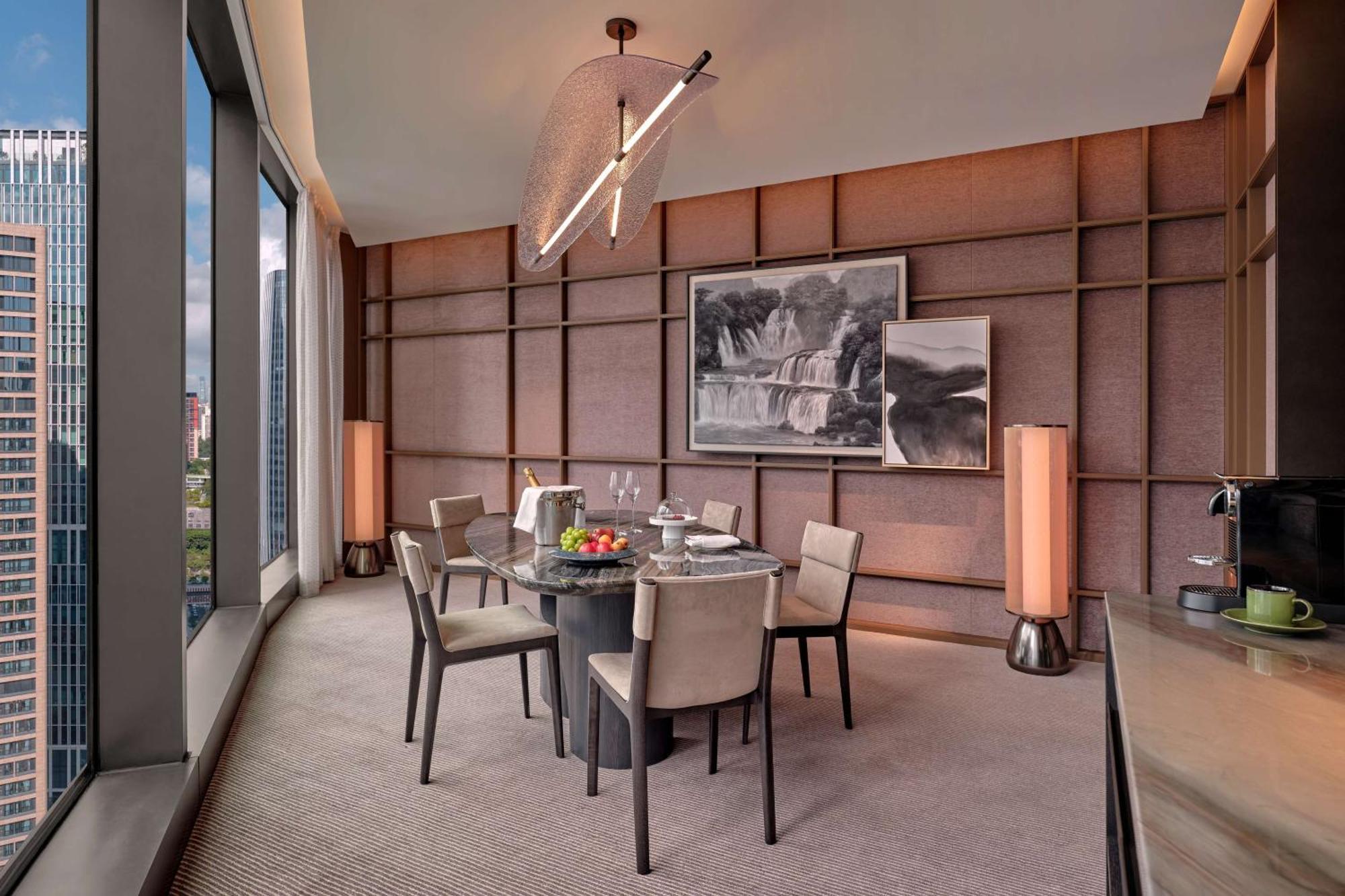 Conrad Shenzhen, The First Art Museum Hotel In Greater Bay Area With The Stunning Bay And Sunset View In The Hotel Terrace エクステリア 写真