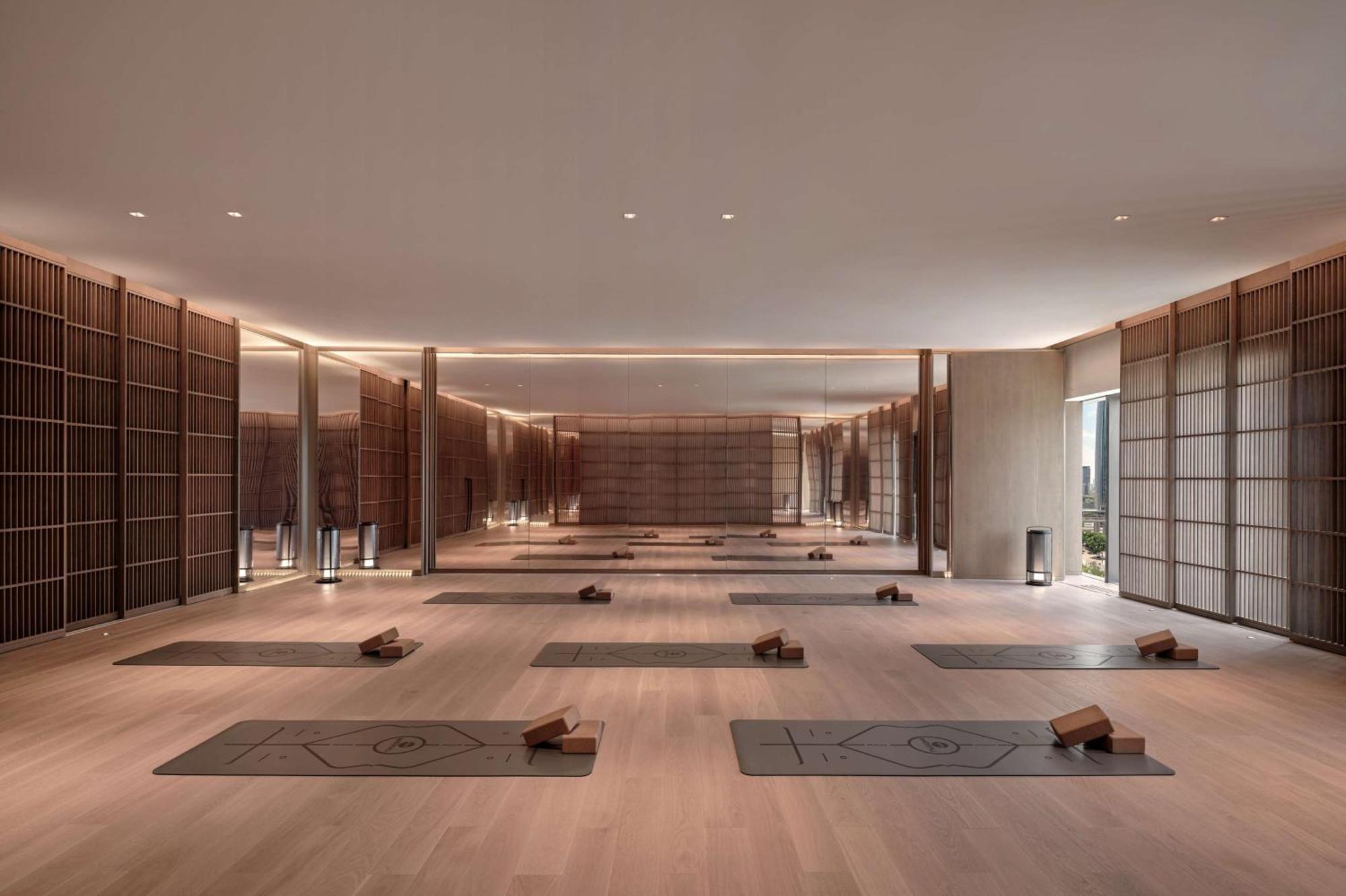 Conrad Shenzhen, The First Art Museum Hotel In Greater Bay Area With The Stunning Bay And Sunset View In The Hotel Terrace エクステリア 写真