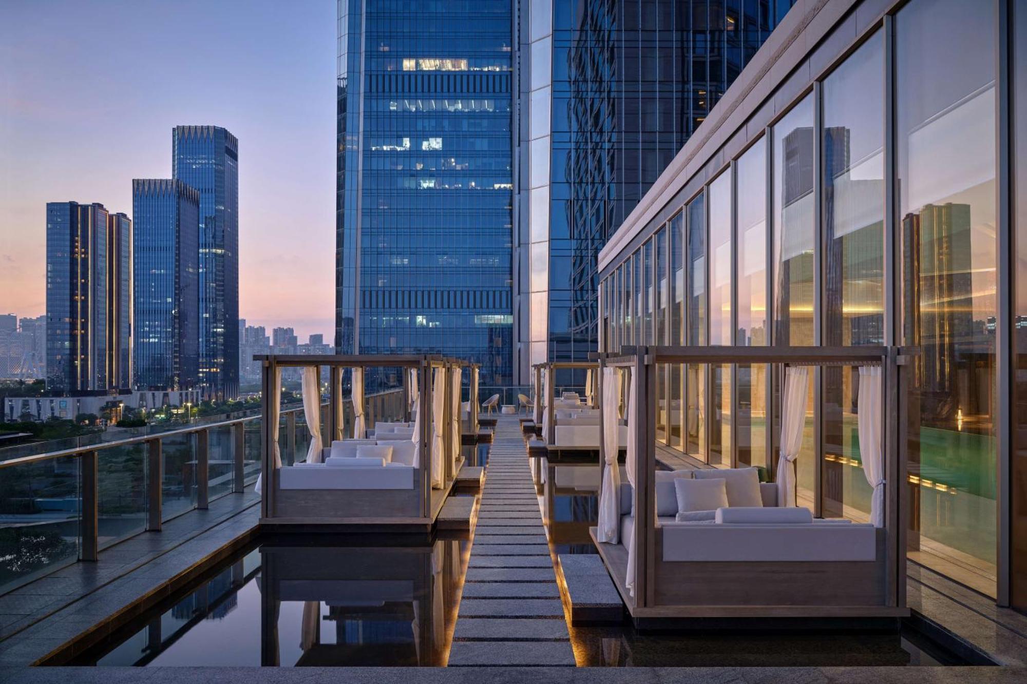 Conrad Shenzhen, The First Art Museum Hotel In Greater Bay Area With The Stunning Bay And Sunset View In The Hotel Terrace エクステリア 写真