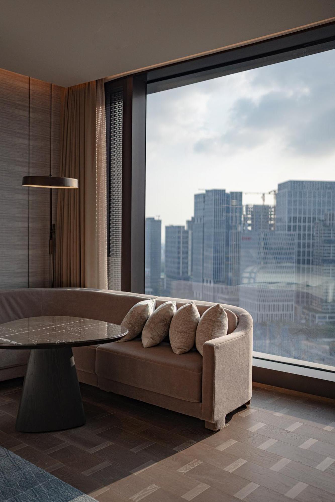Conrad Shenzhen, The First Art Museum Hotel In Greater Bay Area With The Stunning Bay And Sunset View In The Hotel Terrace エクステリア 写真