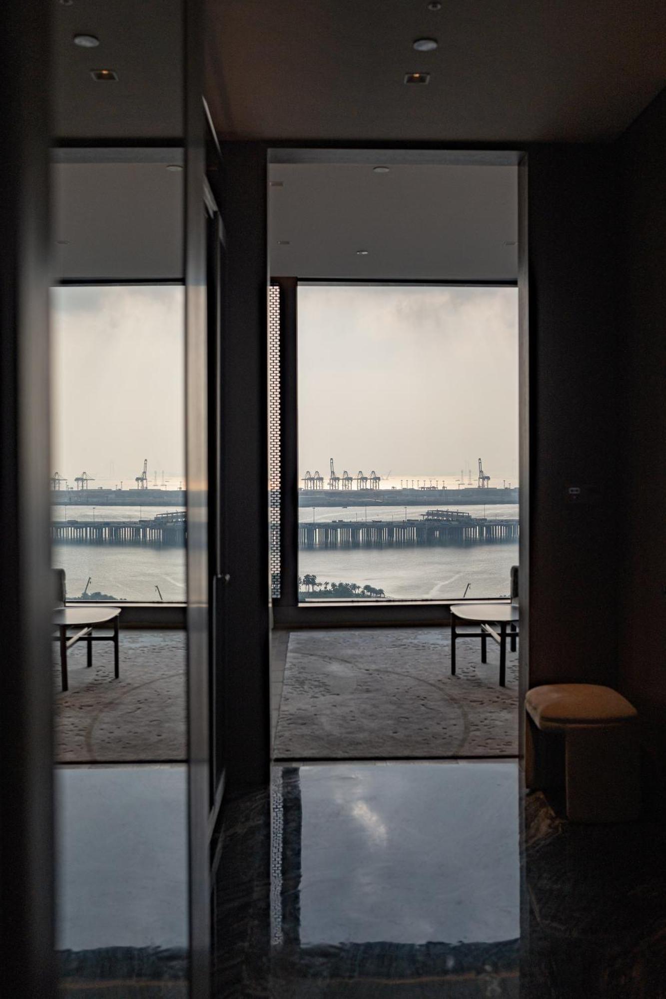 Conrad Shenzhen, The First Art Museum Hotel In Greater Bay Area With The Stunning Bay And Sunset View In The Hotel Terrace エクステリア 写真